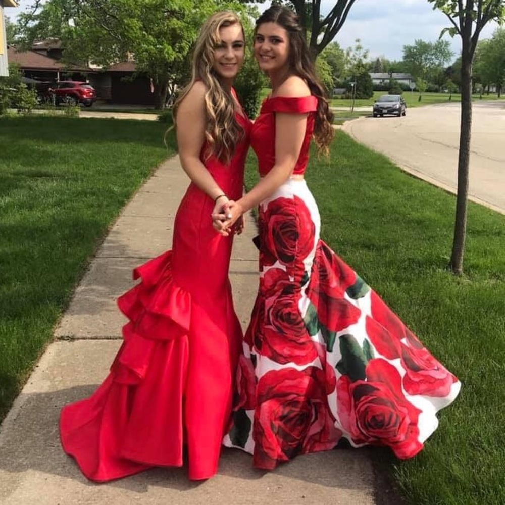 Gorgeous, red Camille La Vie size 2